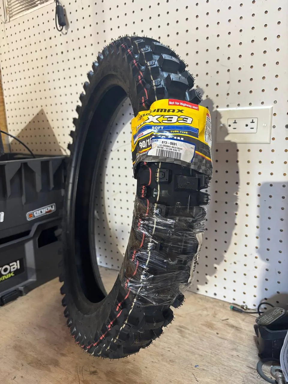 Dunlop Geomax MX33 Rear Tire 90/100-18 
